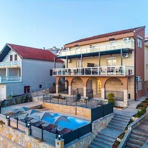 Apartament Maris